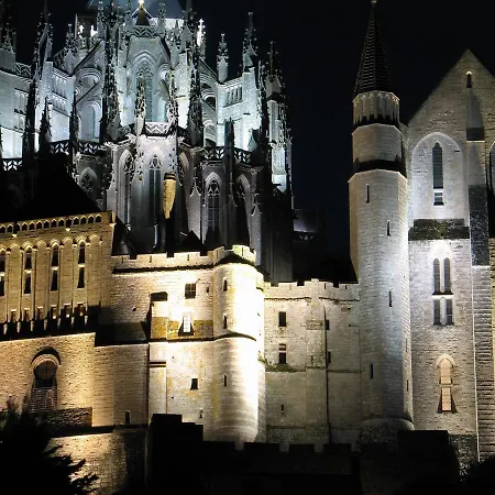 ホテル Altos & 3*